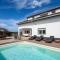 Silvercoast Apartments - swimming pool & jacuzzi