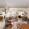 St James, Art Deco Dream - 2 Bedrooms w Aircon