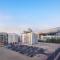 Hilton Garden Inn Dubai, Mall Avenue