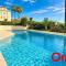 Spacieux 2 pièces avec piscine, terrasse et parking, proche plages et commodités - Menton Garavan