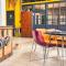 APPARTEMENT loft industriel de 220 m2 cour et parking privé