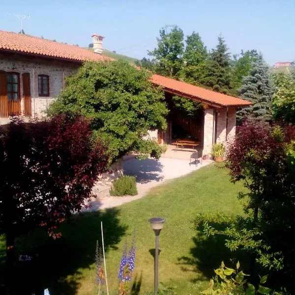 Cascina Stralla, hotel u gradu Farigliano