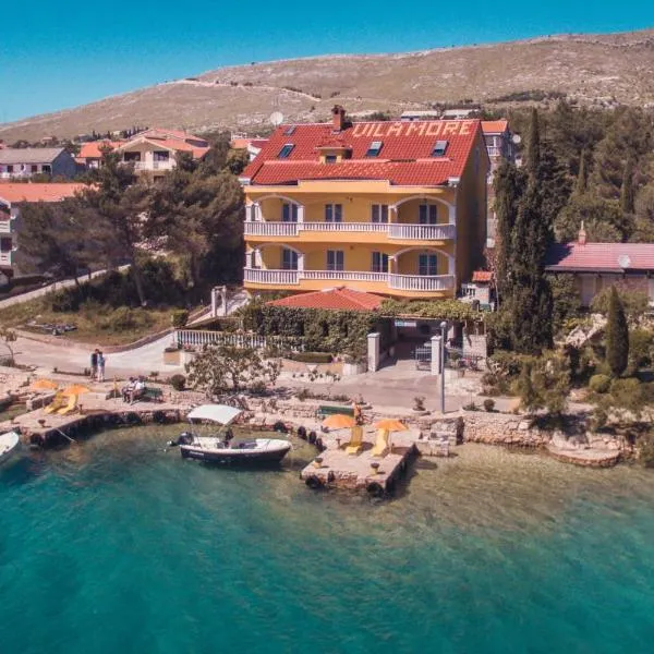 Vila More, Hotel in Grebaštica