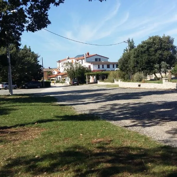 Guest House Betiga, hotel in Juršići