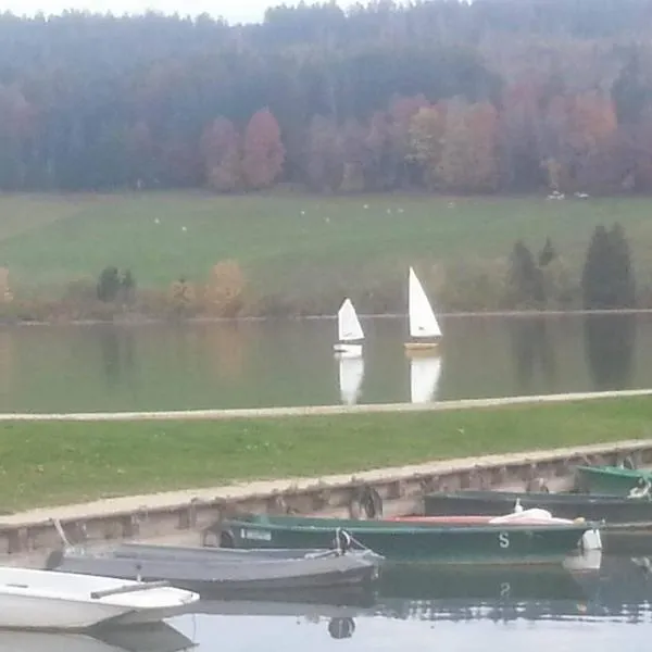 L'Ecrin du Lac, hotel v destinaci Saint-Point-Lac