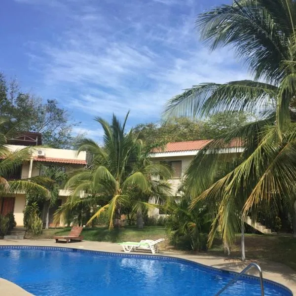Las Colinas de Playas del coco – hotel w mieście Coco