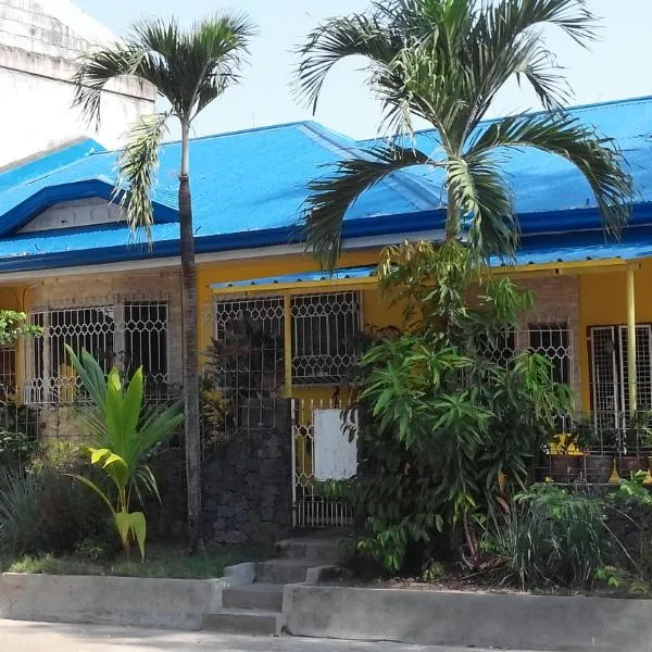 Yellow House Vacation Rental, hotel sa Subic