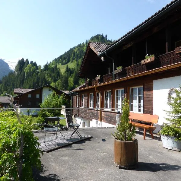 Pension Alpina, hotel in Lenk