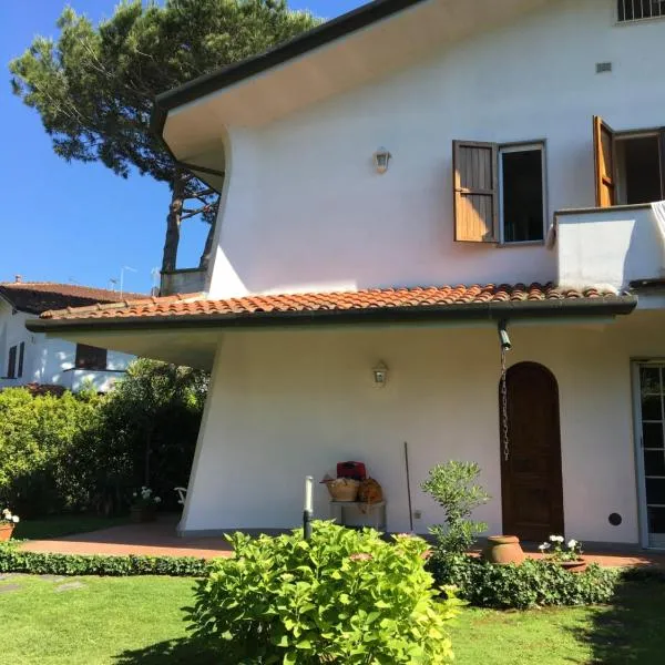 Holiday home Villetta Cinquale，欽克亞勒的飯店