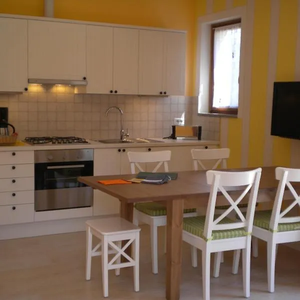 Appartamenti Girasole, hotel v mestu Cannobio