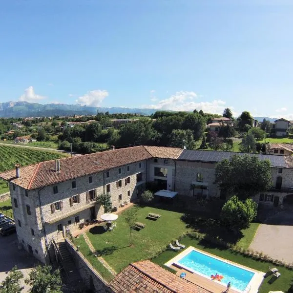 Agriturismo Borgo Floreani – hotel w mieście Vendoglio