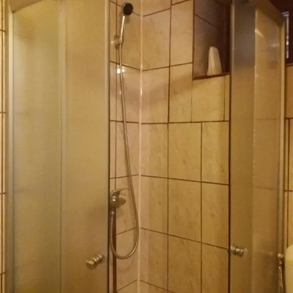 Casuta Paterau Cheia, Prahova, hotel in Mînăstirea Suzana