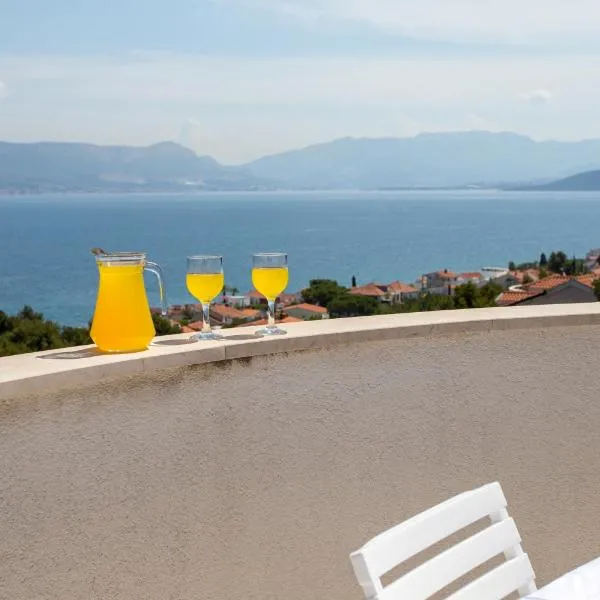 Apartments in Villa TOP TROGIR, Hotel in Trogir
