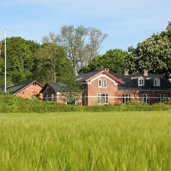 Skovlide Beautiful Farmhouse, hotel en Hørning