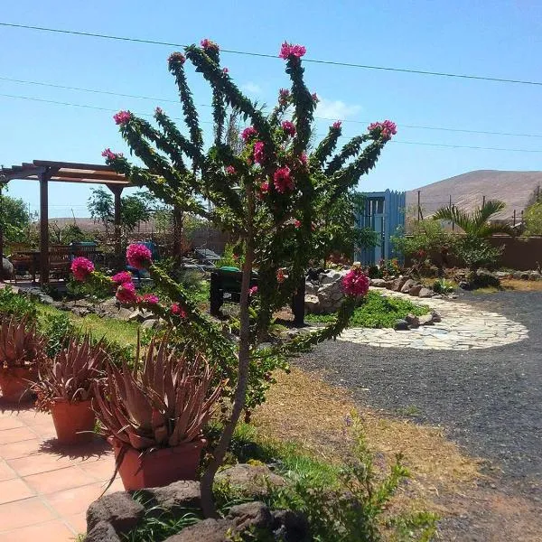 Casa Rural SoleaRio, hotel in La Oliva