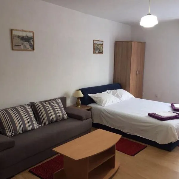 Crveno Zlato, khách sạn ở Biograd na Moru