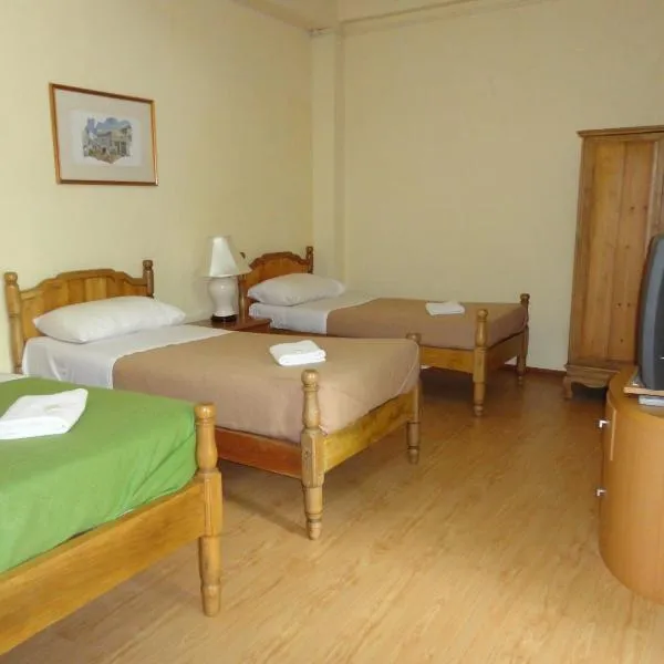 Pristine Hotel, hotel u gradu Ravang