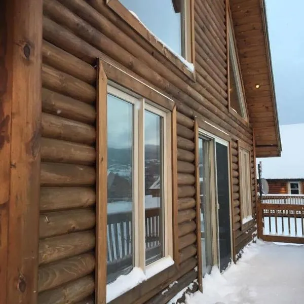 Chalet du Versant Nord, hotel in Saint-David-de-Falardeau