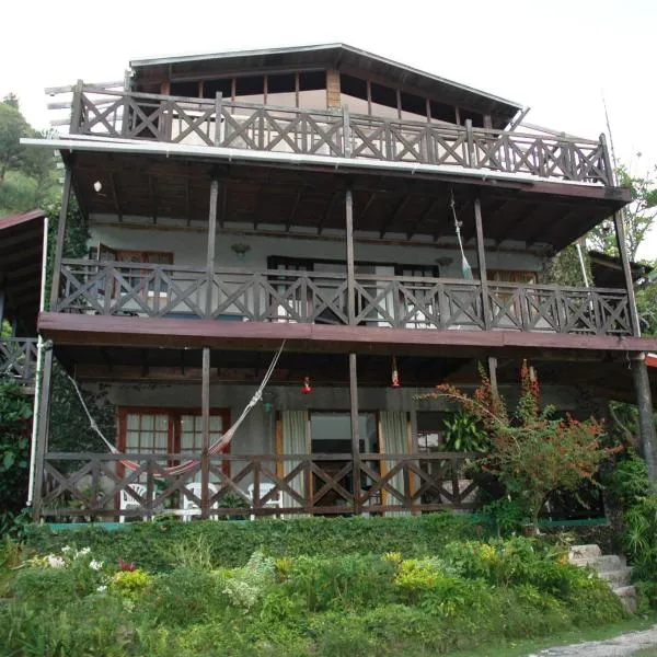 Forres Park Nature Retreat, hotel in Yallahs