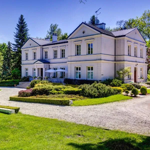 Biały Pałac Palczew, hotel v destinaci Palczew