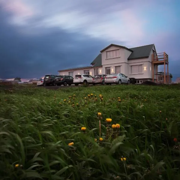 Guesthouse Grund, hotel in Grindavík