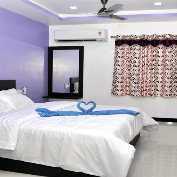 Sara Regency, hotel a Palni