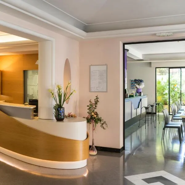 Hotel Sampaoli: Bellaria-Igea Marina şehrinde bir otel