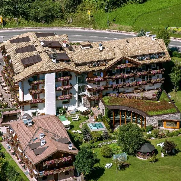 Hotel Gran Paradis, hotel in Campitello di Fassa