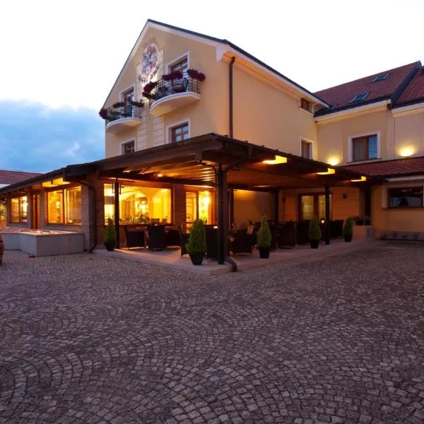 Hotel Princess, hotel in Ladná
