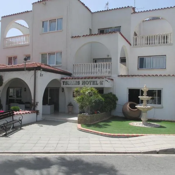 Tsialis Hotel Apartments, hotel v destinaci Larnaka