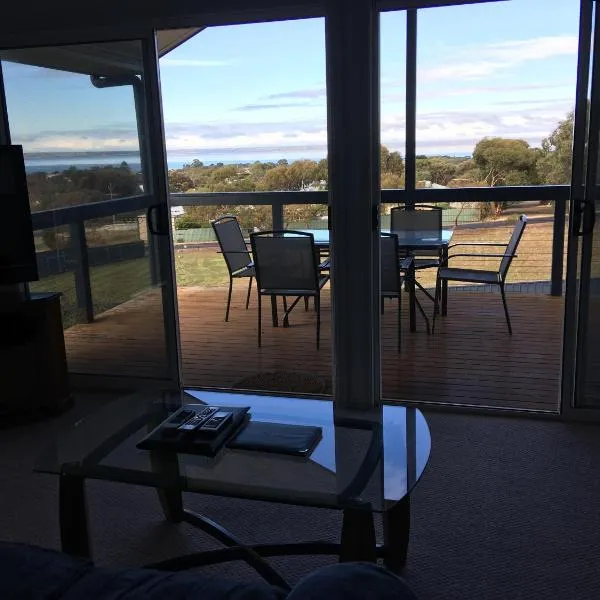 Kangaroo Island Bayview Villas، فندق في كنغزكوت