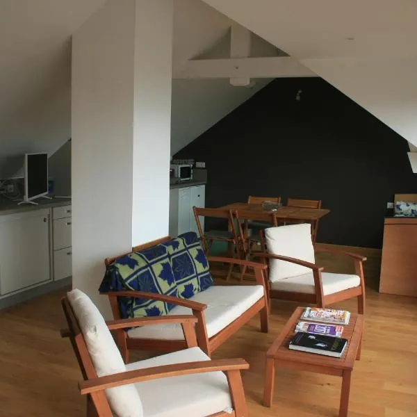 Appartement vue mer avec piscine intérieure, hotel v destinácii Larmor-Plage