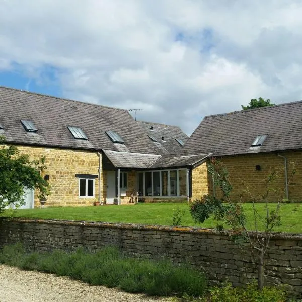 Greenhill Farm Barn B&B, hotel v mestu Honington