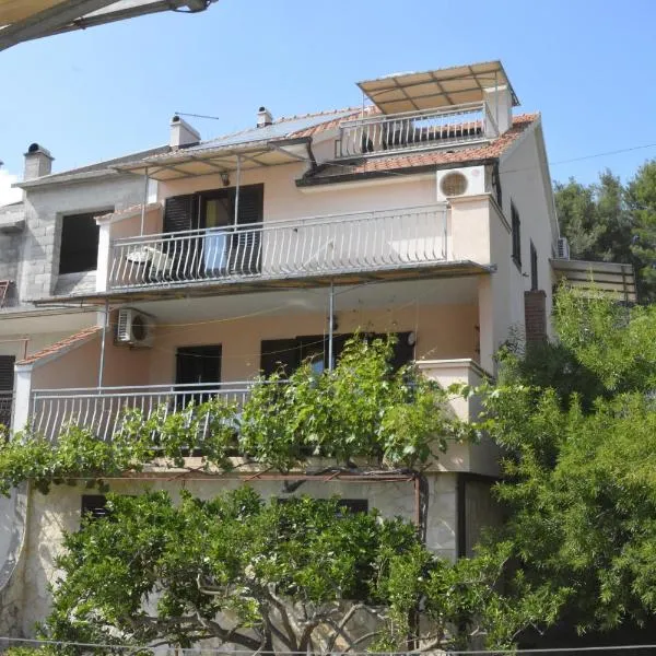 Apartments Bakuk, hotel in Stari Grad