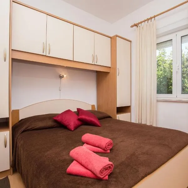 Apartments & Rooms Tea, ξενοδοχείο στο Ζαντάρ