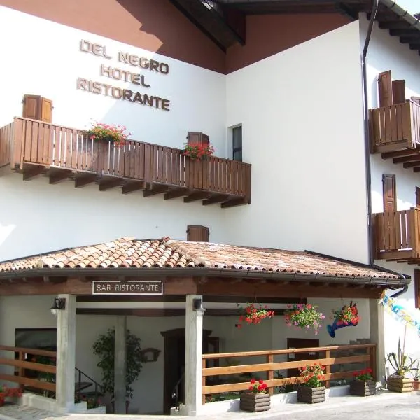 Hotel Del Negro, hotel Sùtrióban