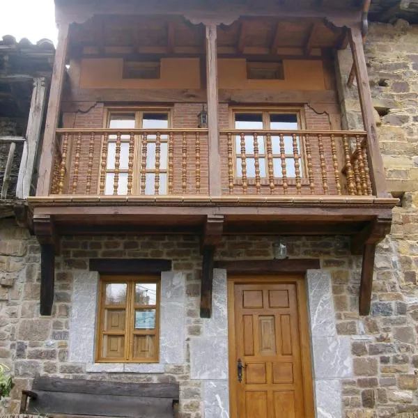 Casa Rural La Torre de Espinama, hotel in Espinama