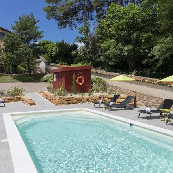 Contact Hôtels Le Savigny & Spa, hotel v destinaci Blacé