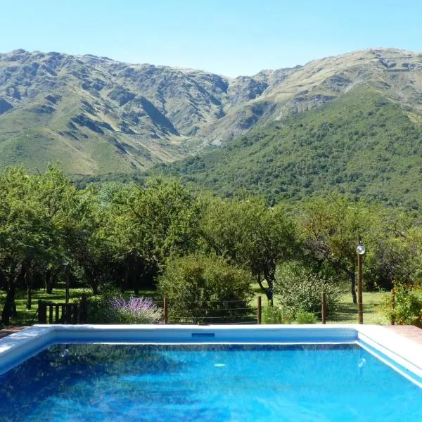 Cabañas de los Comechingones, hotel em Tala Cruz