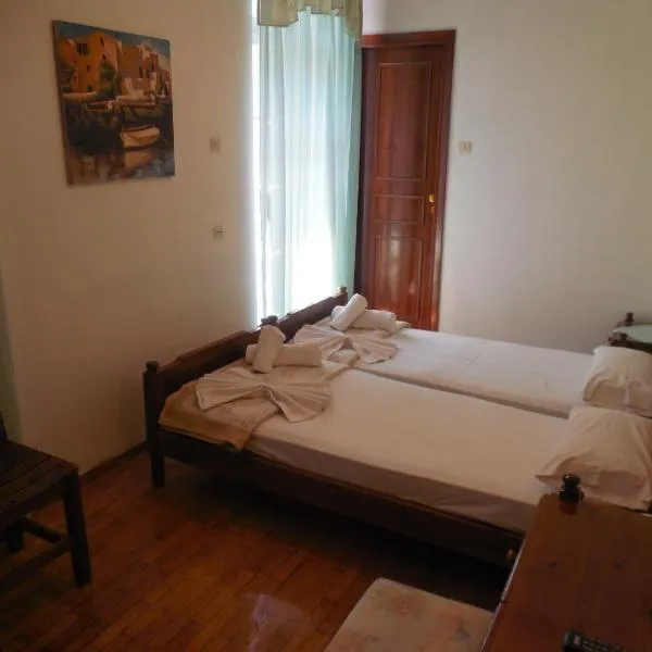 Adonis Rooms, hotel v destinaci Skopelos Town