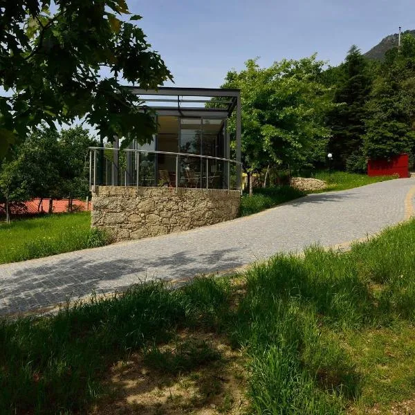 Campismo Rural Vale dos Moinhos Gerês, hotel v destinaci Geres
