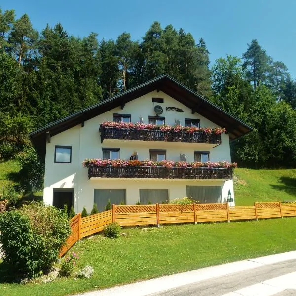 Haus Primosch, hotell i Schiefling am See