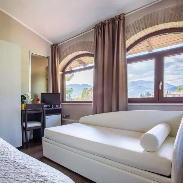 Il Fortino, hotel v destinaci Celano