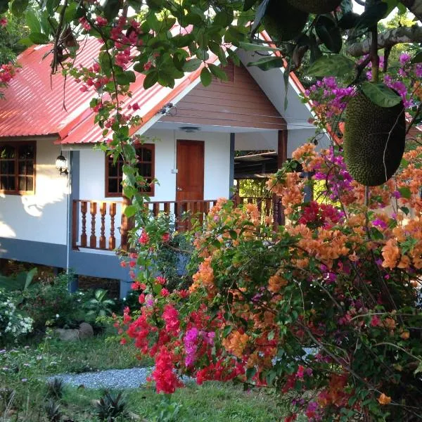 Areeya Resort, hotel in Ban Watthana Nakhon