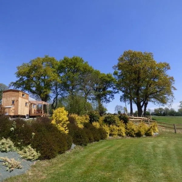 le Vallon des 5 Roses, hotel in Saint-Hilaire-du-Maine