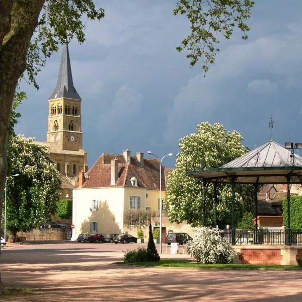 Chambres d'Hôte Le Clos de L'Argolay, hotel in Charolles