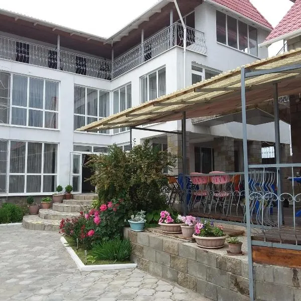 Panorama, hotel em Chon-Sary-Oy