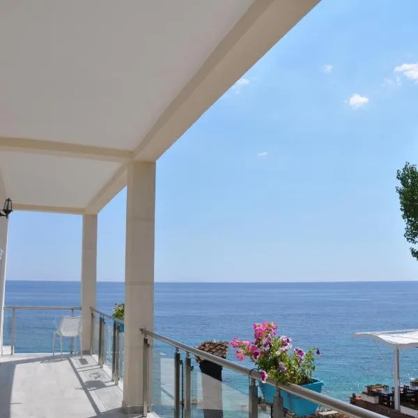 Guesthouse Riviera "XH&M" Dhermi, hotel in Dhërmi