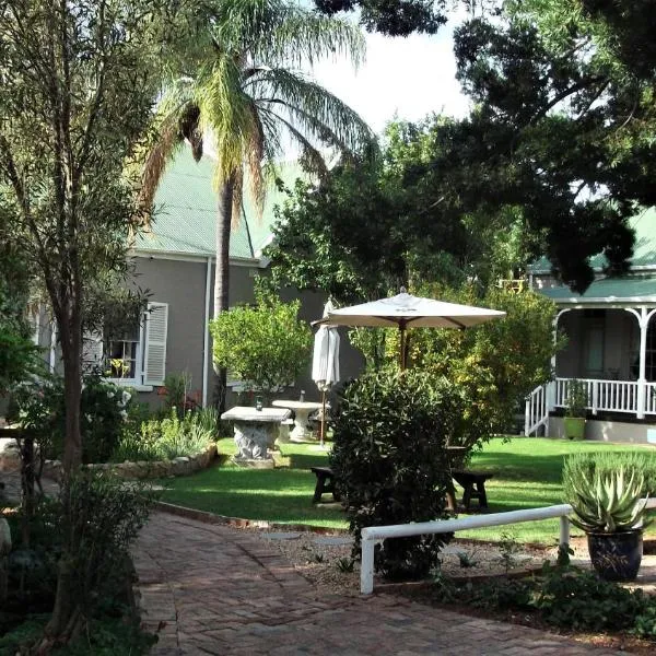 HouseMartin Lodge & Self Catering, hotel in Middelplaas