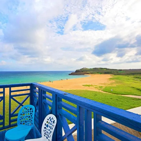 180 Beach Front Villa, hótel í Magong
